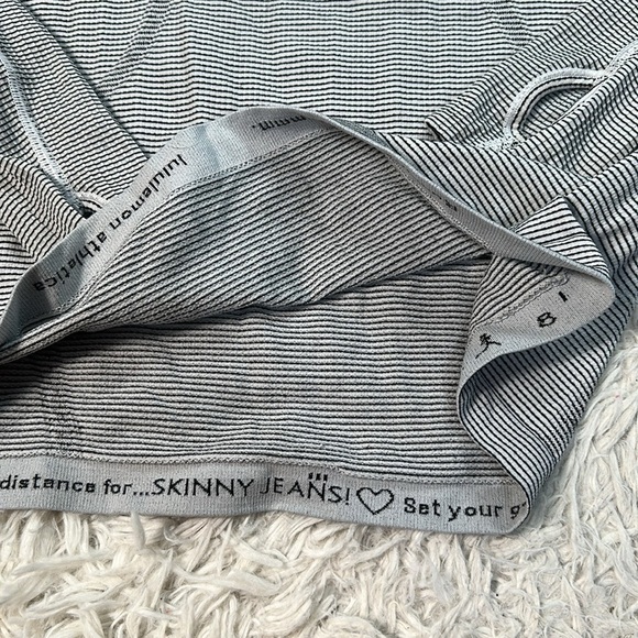 Lululemon Run: Swiftly Tech Long Sleeve Scoop Hyper Stripe White - Picture 3 of 5